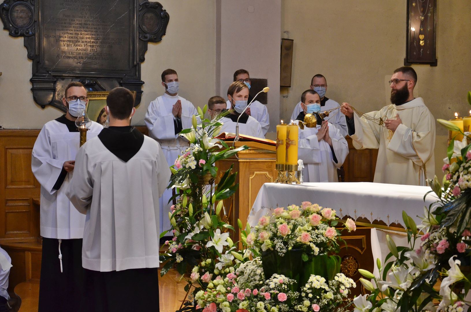 Primismässan hos Gråbröderna i Łódź, Polen. De nyvigda prästernas första heliga mässa den 1 juni 2021, Foto: Gråbröderna
