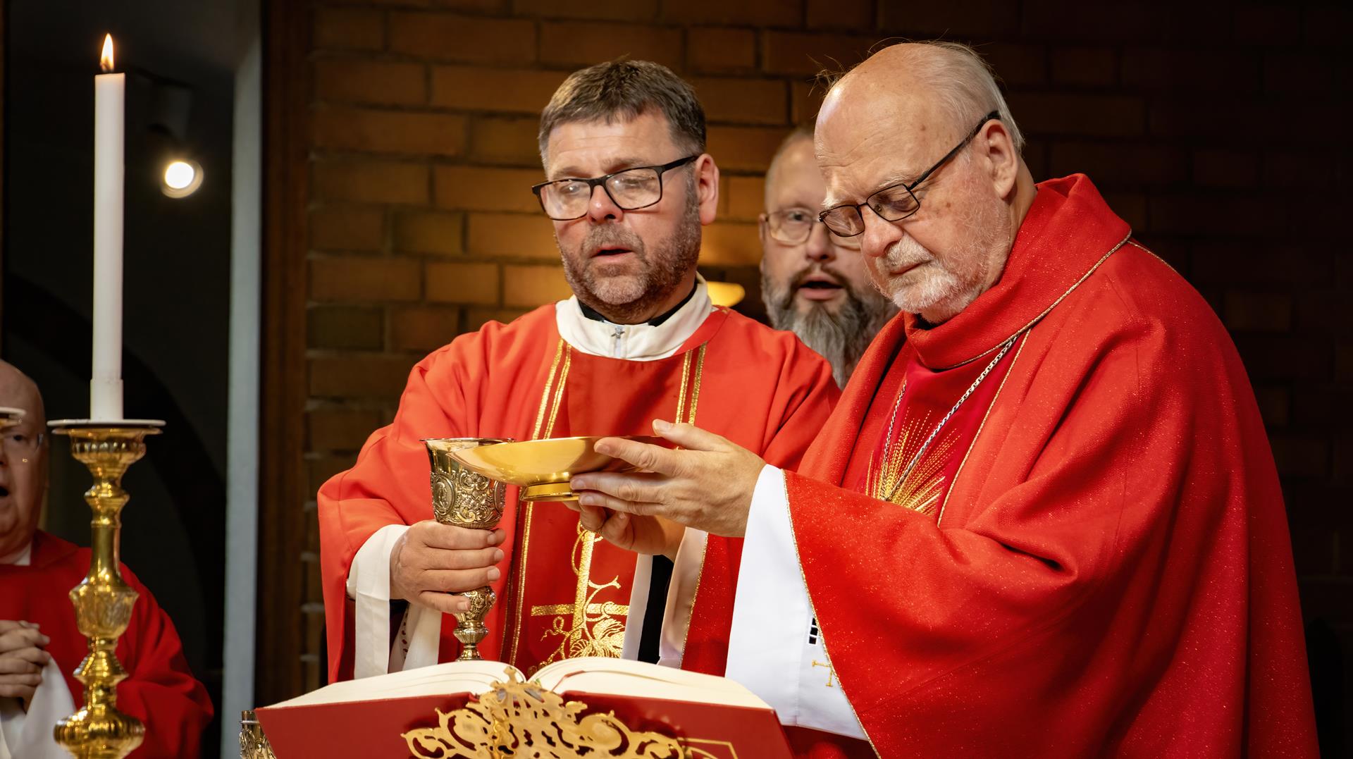 Konfirmation 2024 i Sankt Franciskus katolska församling i Jönköping. Foto: Mateusz Opila