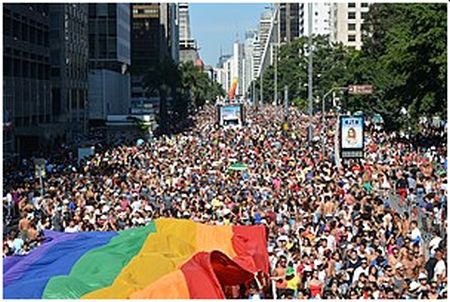 18:e Pridefestivalen 2014 i Sao Paolo, Brasilien (2,5 miljoner deltagare), foto Wikipedia.