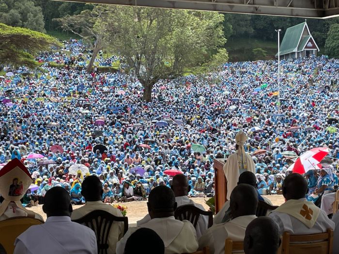 50 000 pilgrimer reser till helgedomen för den nationella bönedagen i början av oktober.
