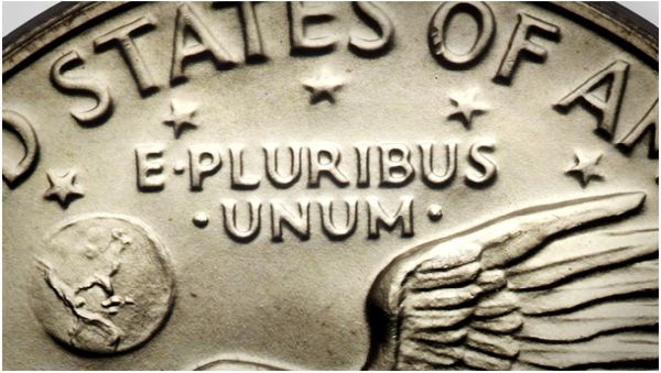 E pluribus unum  Av de många, en enda  Förenta Staternas motto godkänt av Congress, 1783