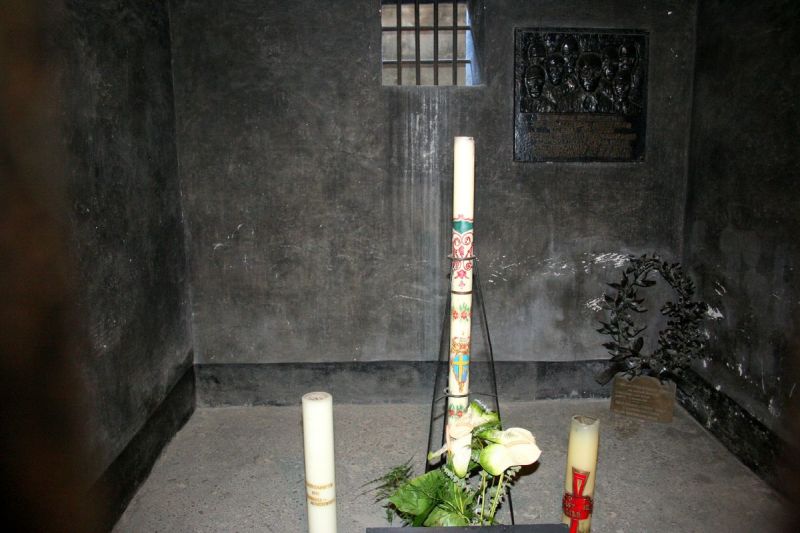 Fängelsecellen i Block 11 i tyska koncentrationslägret Auschwitz där prästen S:t Maximilian Maria Kolbe levde sin sista tid som fånge.