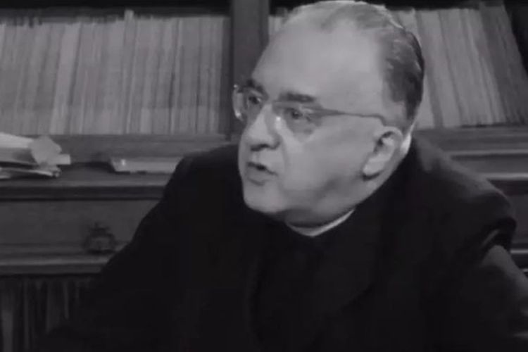 Fader Georges Lemaître visas i sändningen den 14 februari 1964