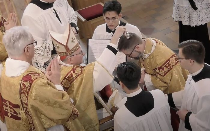 Kardinal Pietro Parolin viger msgr Frederik Hansen till biskop av Oslo i S:t Olavs domkyrka lördagen den 18 januari 2025.