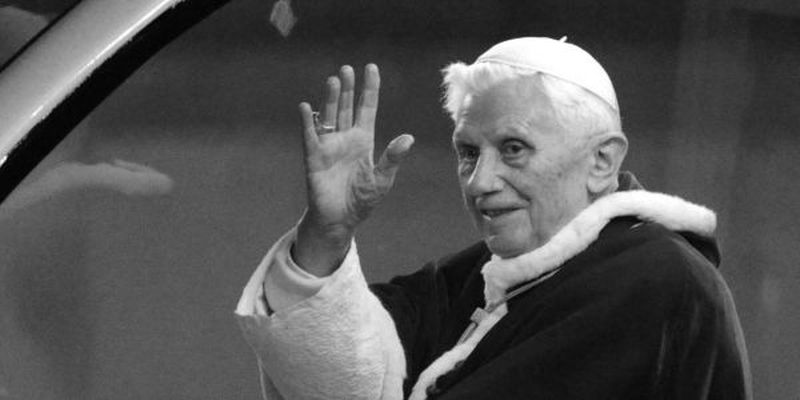 Påve emeritus Benedikt XVI har avlidit
