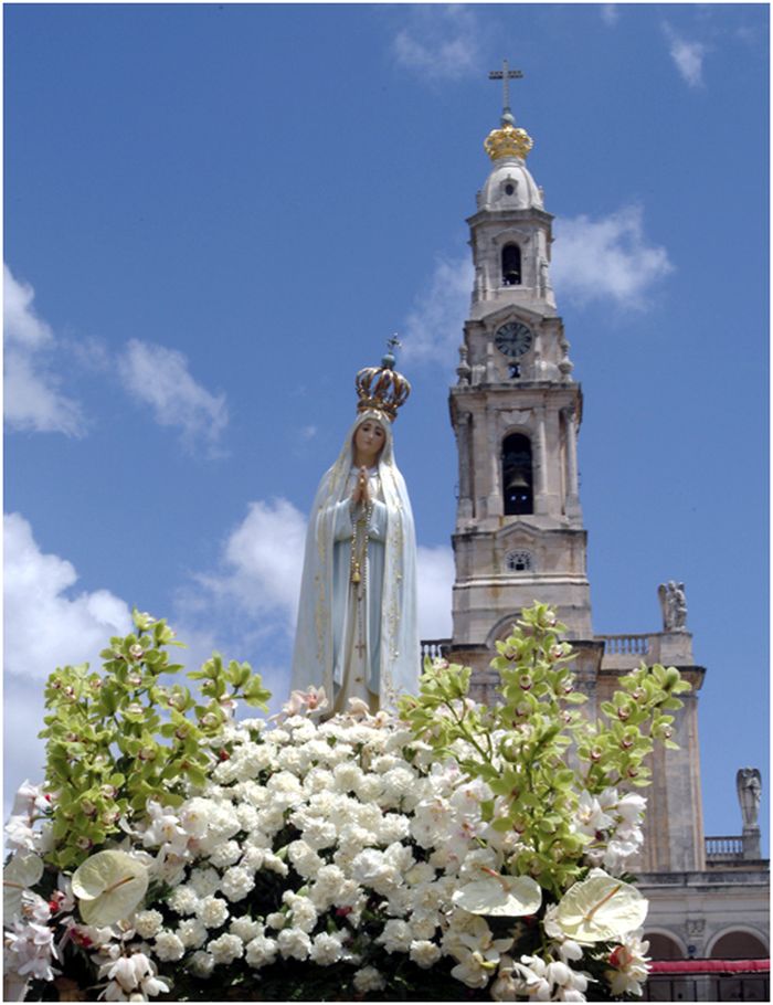 Vår Fru av Fatima, be för oss och för freden!