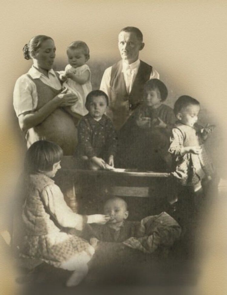 WIktoria i Jozef Ulma med barn