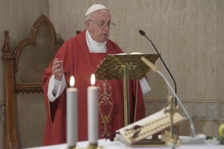 Påven firar mässan i Sankta Martas kapell   (Vatican Media)
