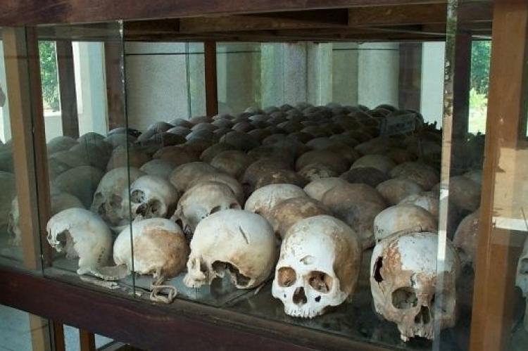 Kambodja: Minnesdag för offren under de kommunistiska folkmorden