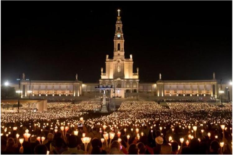 Helgedomen Vår Fru av Fatima i Portugal