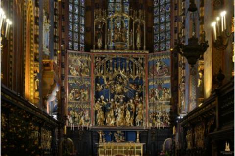 Den gotiska altartavlan i S:ta Marias basilika i Krakow