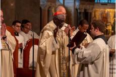 Kardinal Robert Sarah firar mässa vid Catholic University of America den 13 juni 2024